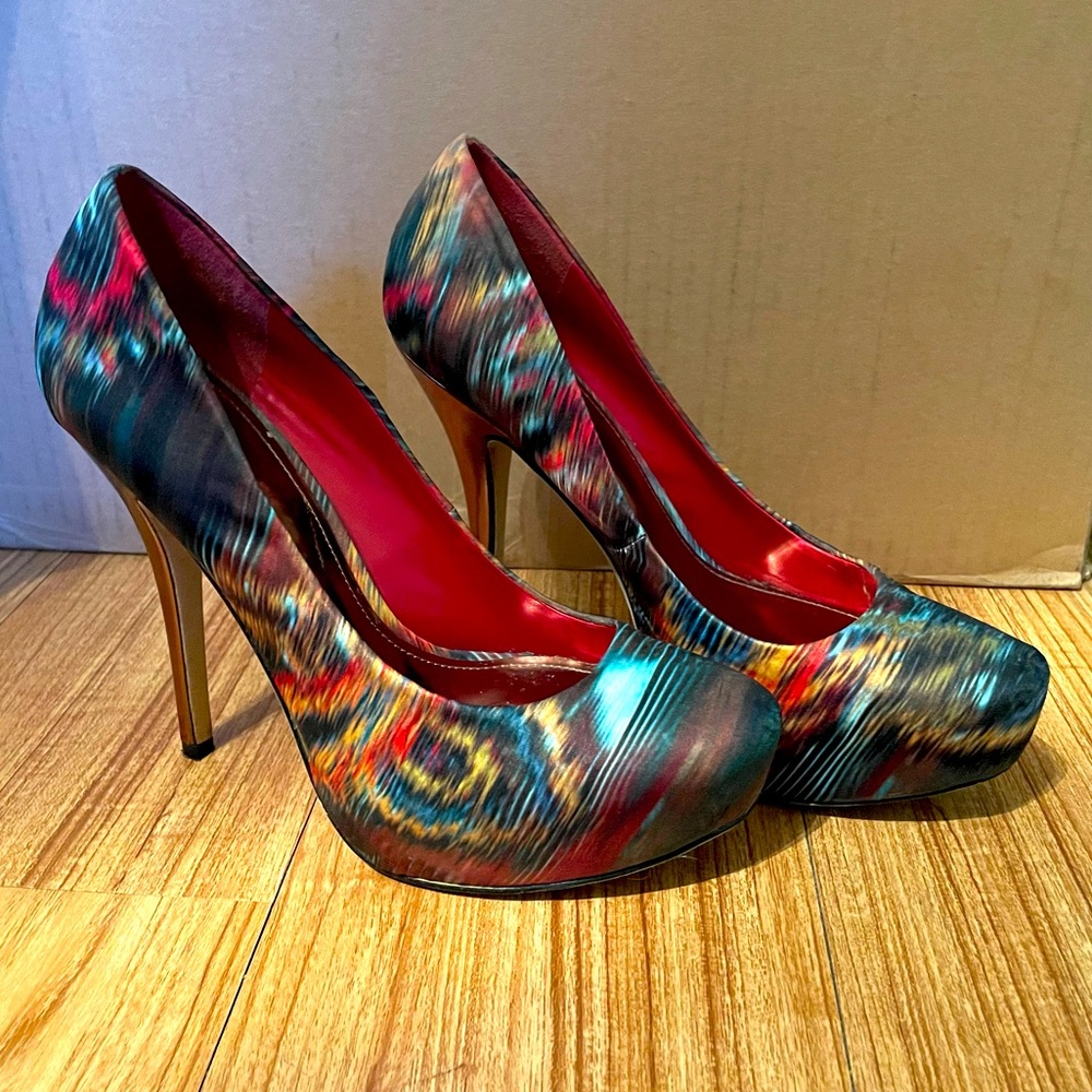 Beautiful colorful Aldo Heels